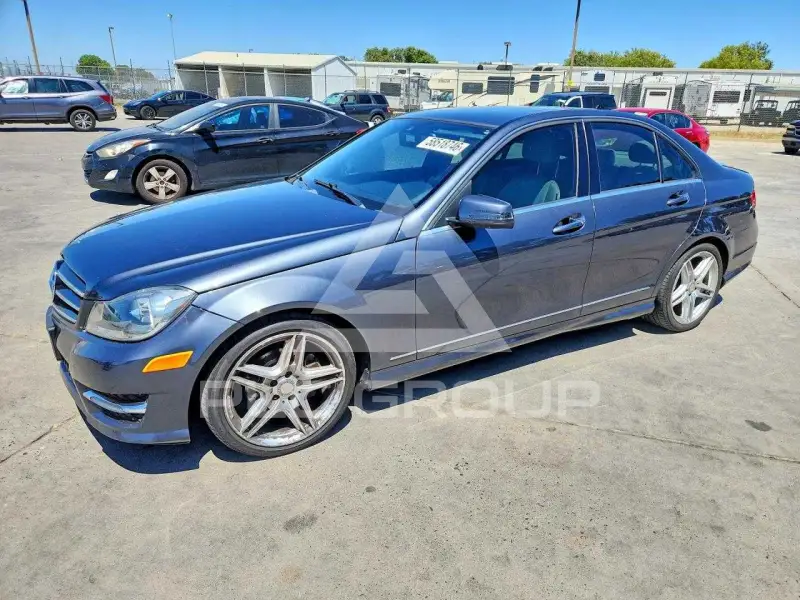 2014 Mercedes Benz C-Class photo
