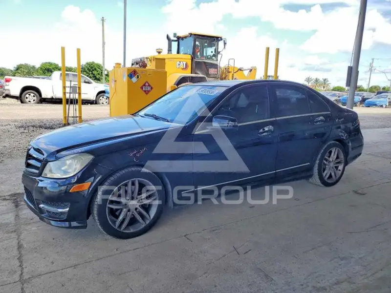 2014 Mercedes Benz C-Class фото