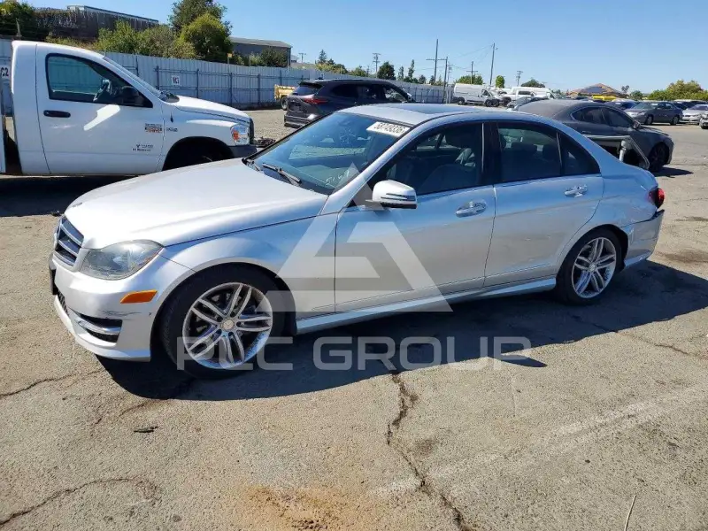 2014 Mercedes Benz C-Class photo