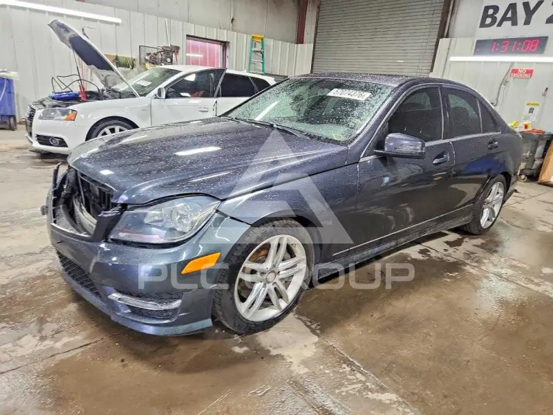 2014 Mercedes Benz C-Class photo