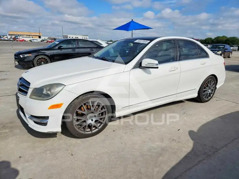 2014 Mercedes Benz C-Class photo