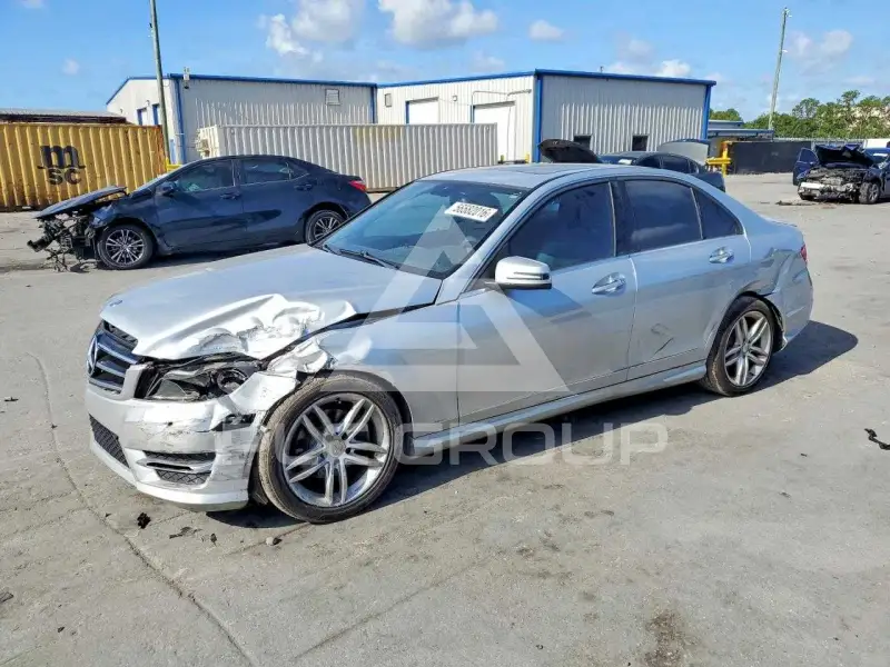 2014 Mercedes Benz C-Class фото