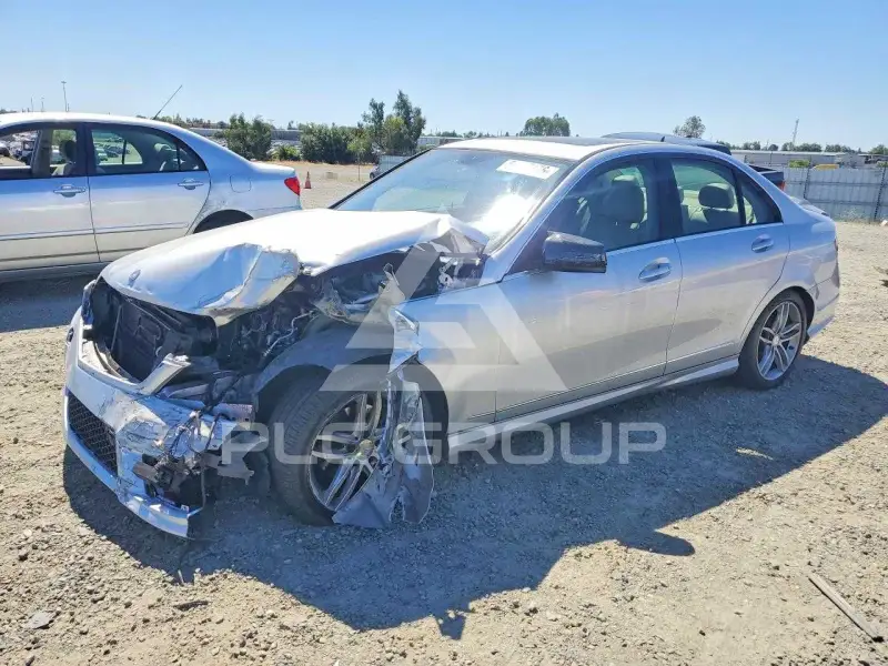 2014 Mercedes Benz C-Class фото