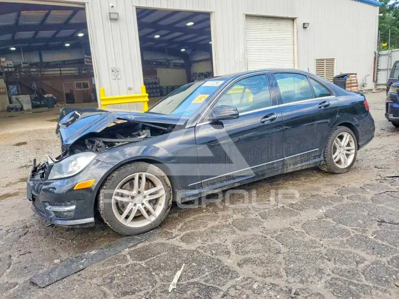 2014 Mercedes Benz C-Class фото