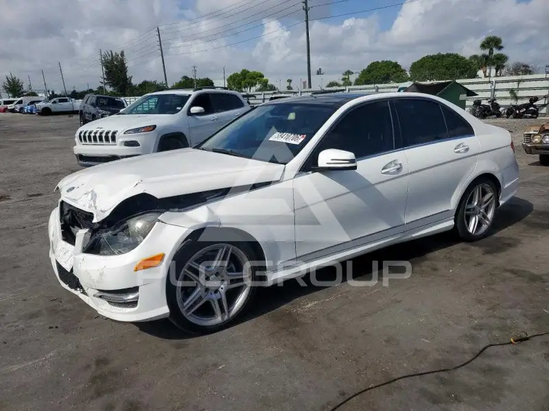 2014 Mercedes Benz C-Class фото
