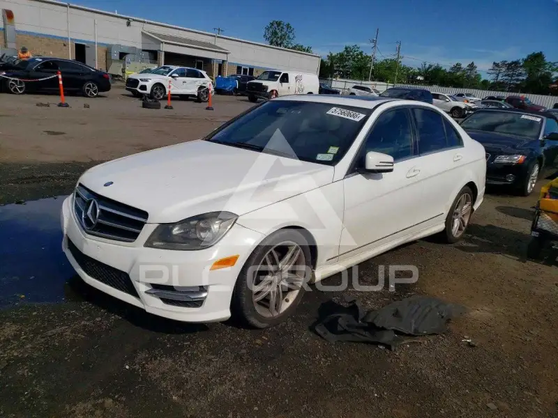 2014 Mercedes Benz C-Class photo