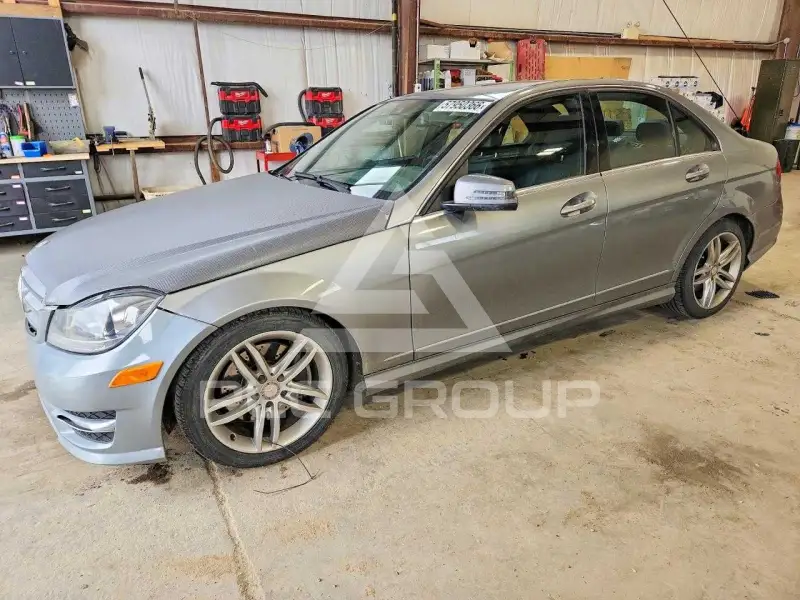 2014 Mercedes Benz C-Class photo