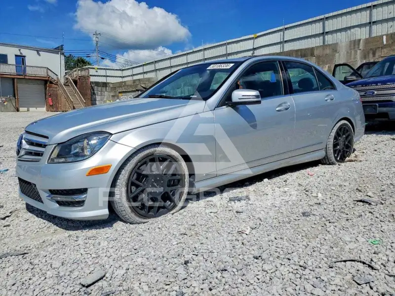 2014 Mercedes Benz C-Class photo