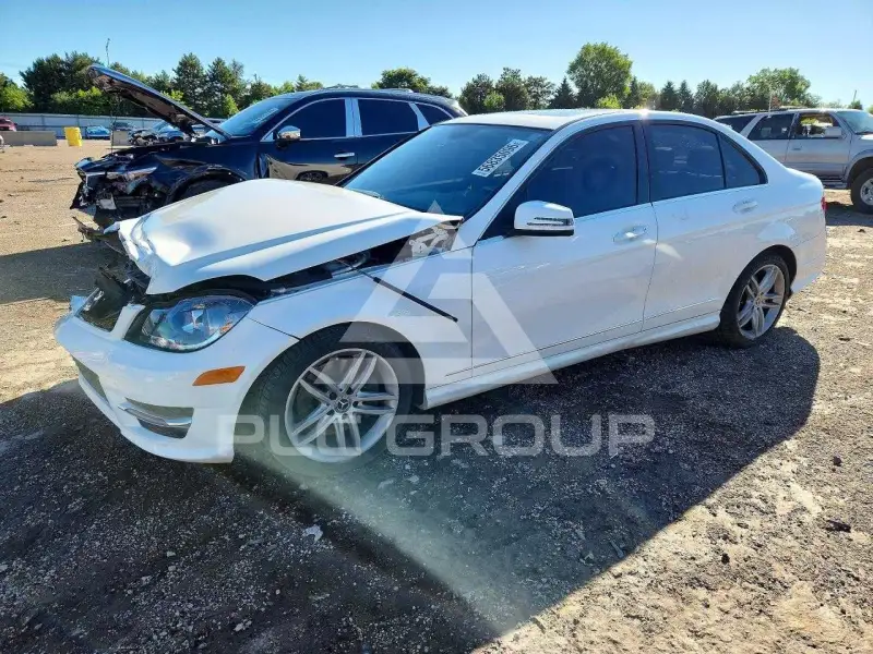 2014 Mercedes Benz C-Class фото