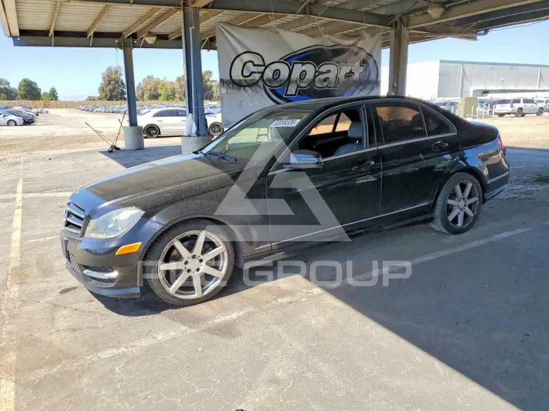 2014 Mercedes Benz C-Class photo