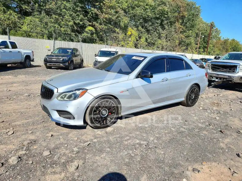 2014 Mercedes Benz E-Class фото