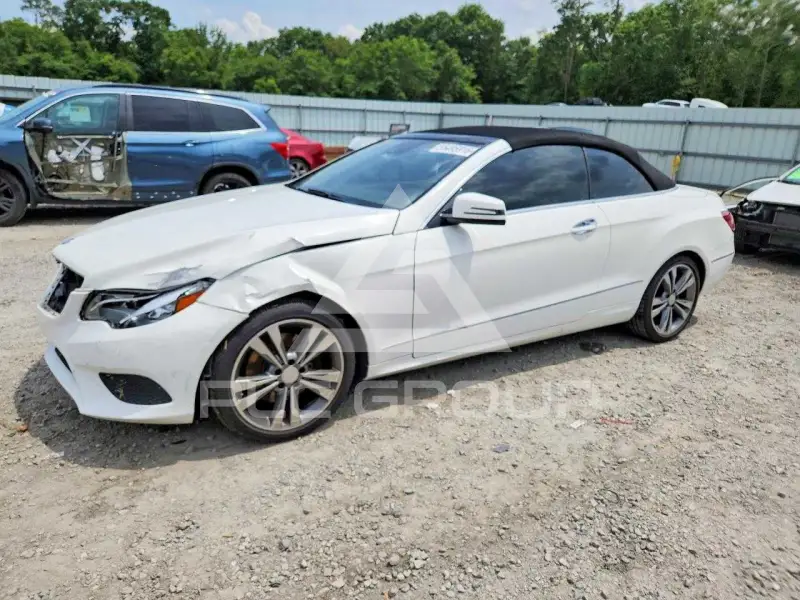 2014 Mercedes Benz E-Class фото