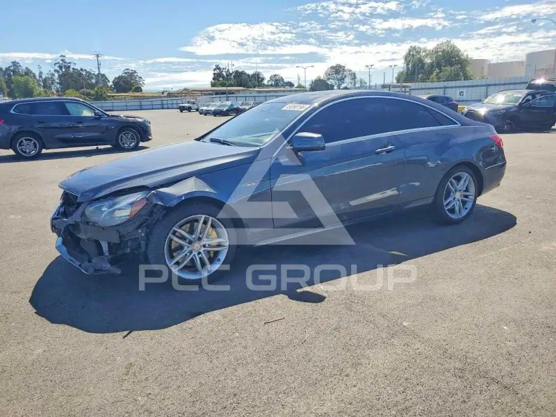 2014 Mercedes Benz E-Class фото