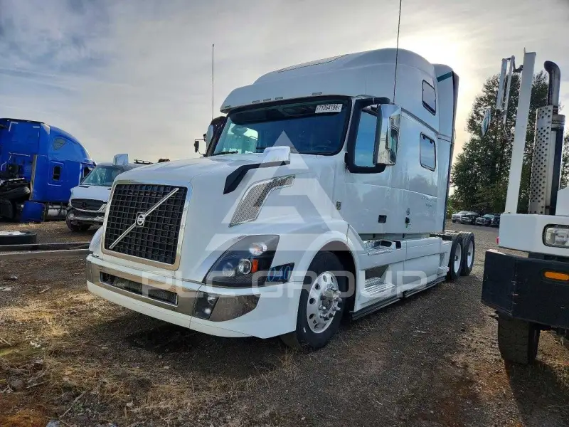 2014 Volvo VNL photo