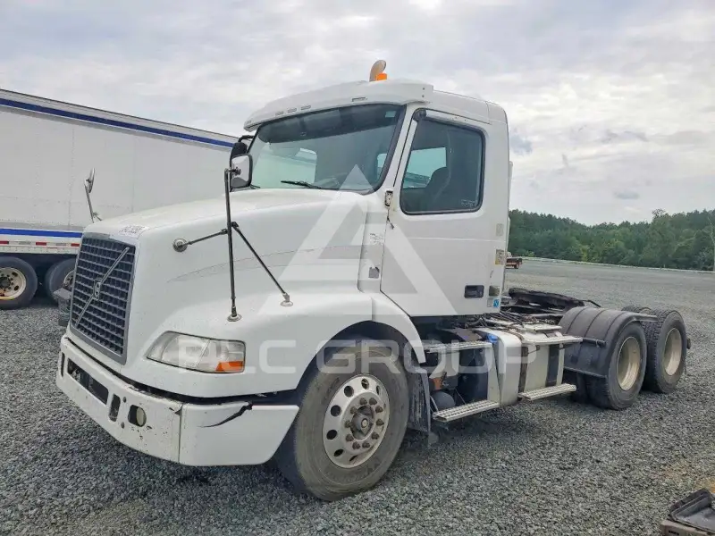 2014 Volvo VNL photo