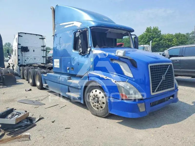 2014 Volvo VNL photo