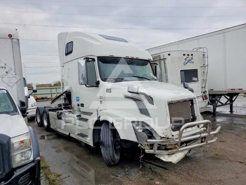 2014 Volvo VNL photo