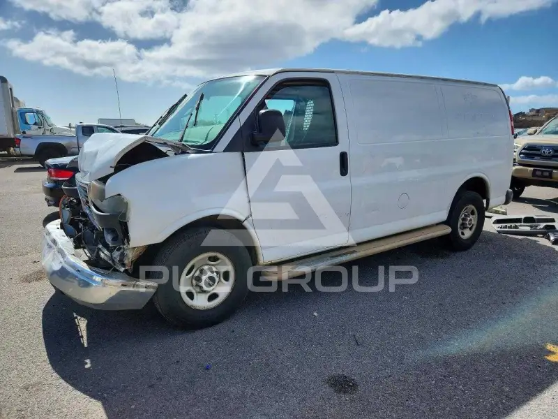 2014 GMC Savana photo