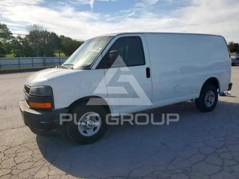 2014 GMC Savana photo