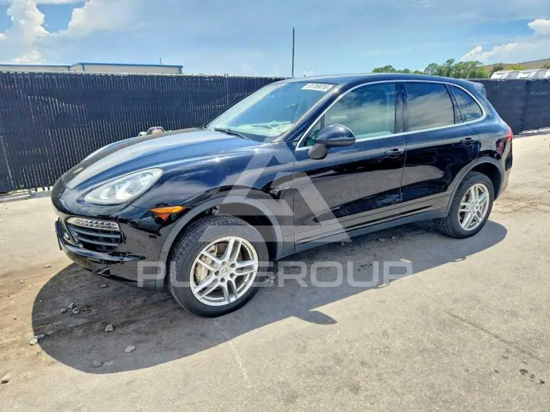 2014 Porsche Cayenne photo