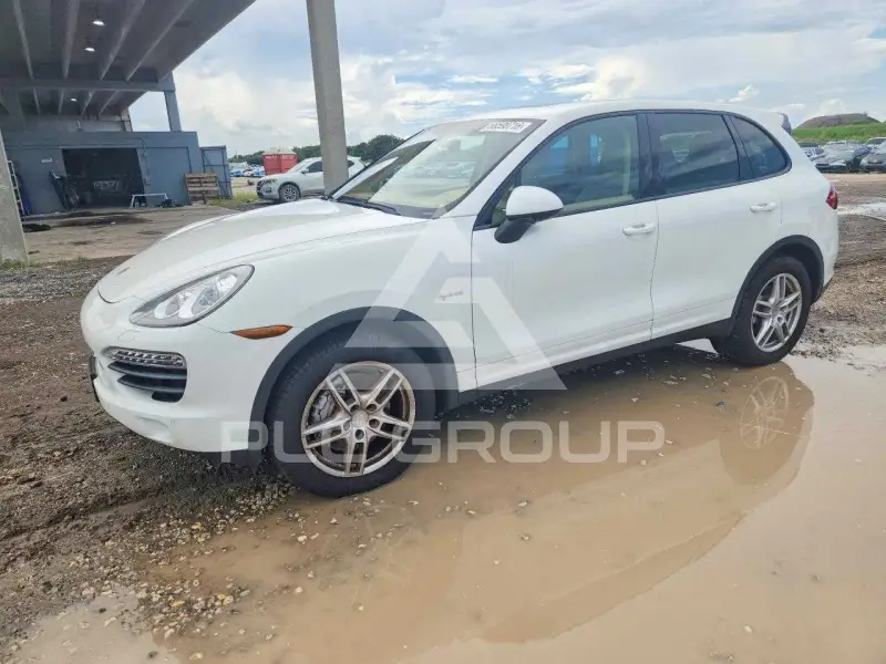 2014 Porsche Cayenne photo