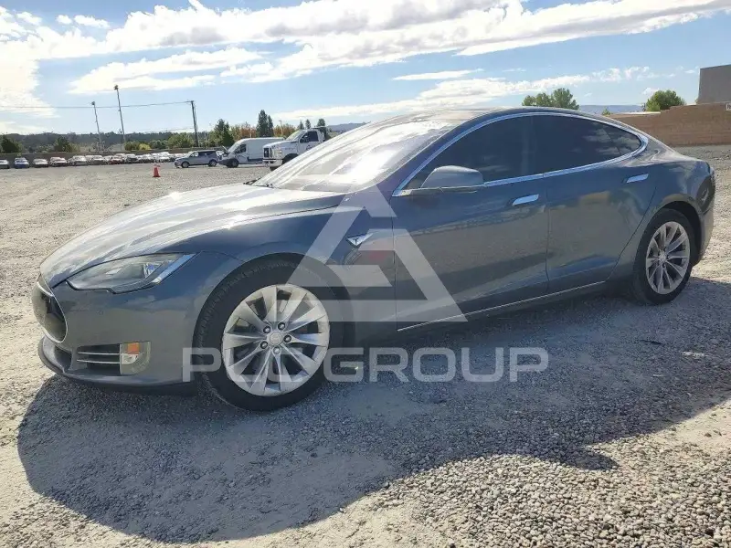 2014 Tesla Model S photo