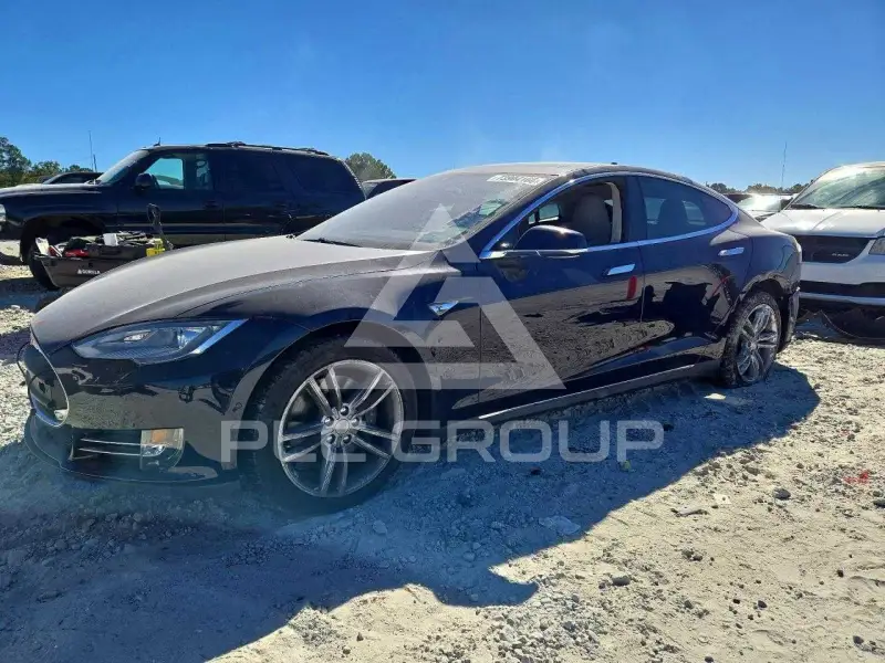 2014 Tesla Model S photo