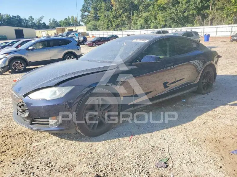 2014 Tesla Model S фото