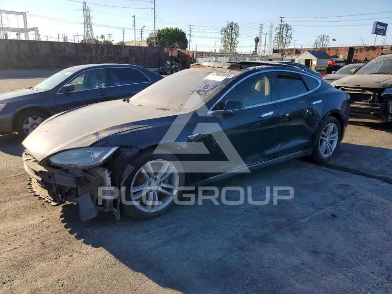2014 Tesla Model S photo