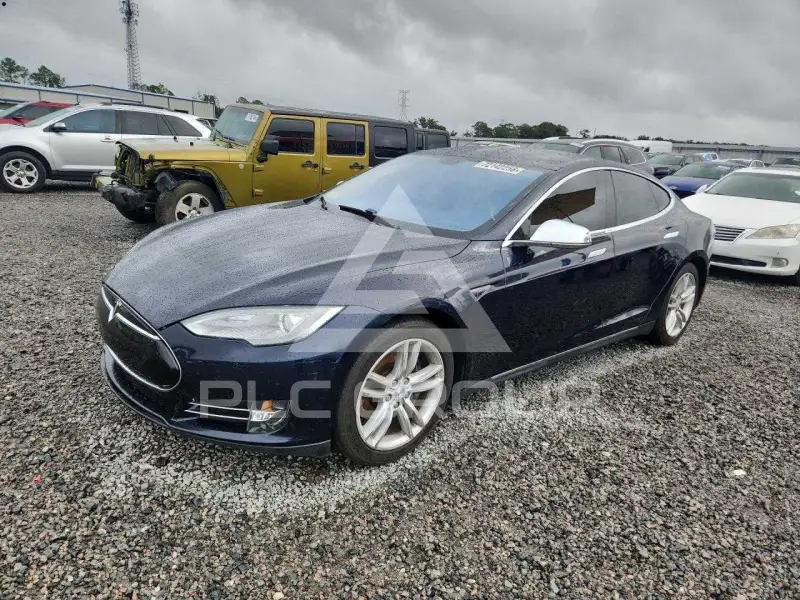 2014 Tesla Model S фото