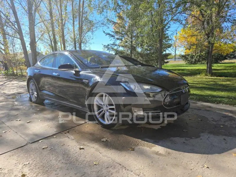 2014 Tesla Model S photo