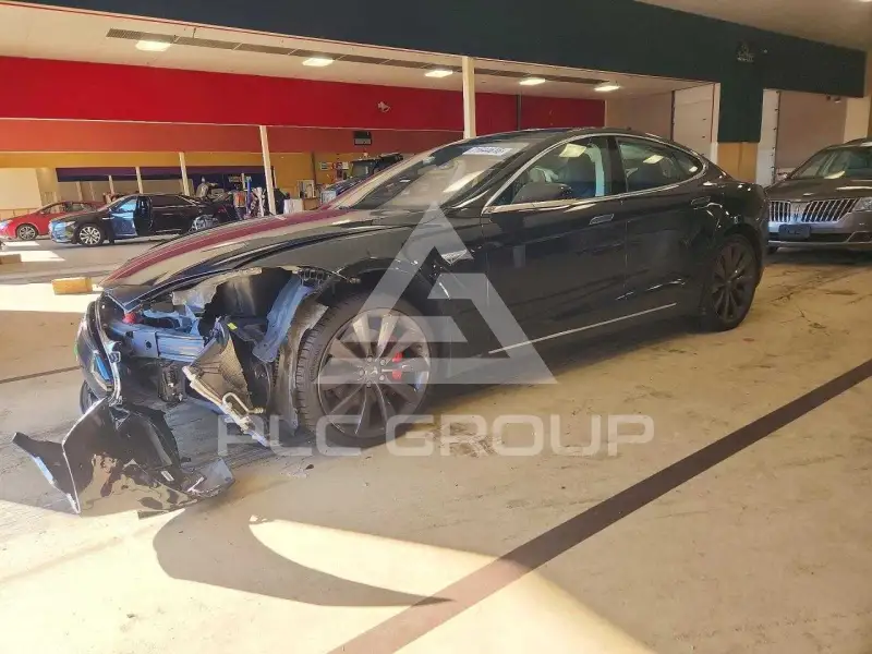 2014 Tesla Model S фото