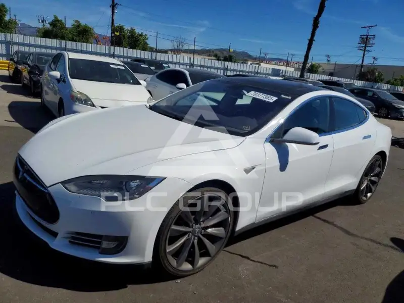 2014 Tesla Model S photo