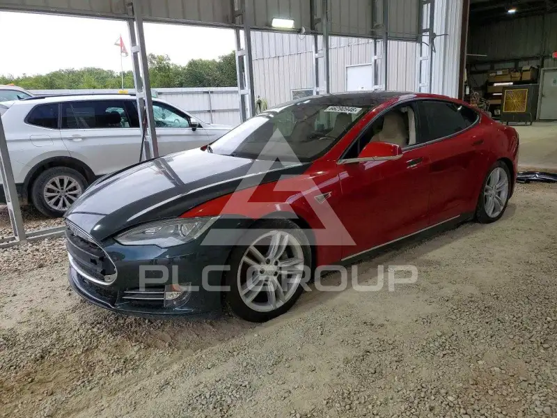 2014 Tesla Model S фото