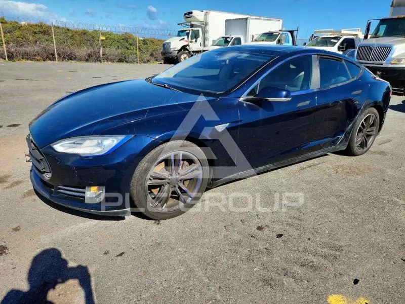 2014 Tesla Model S фото