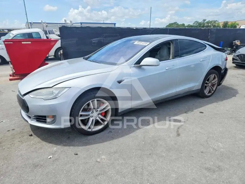 2014 Tesla Model S фото