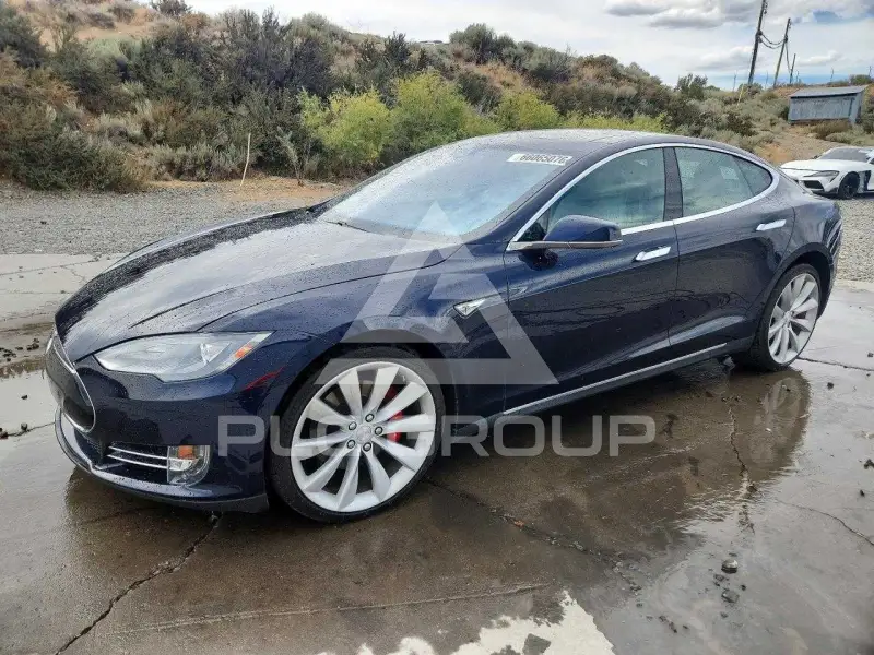 2014 Tesla Model S фото
