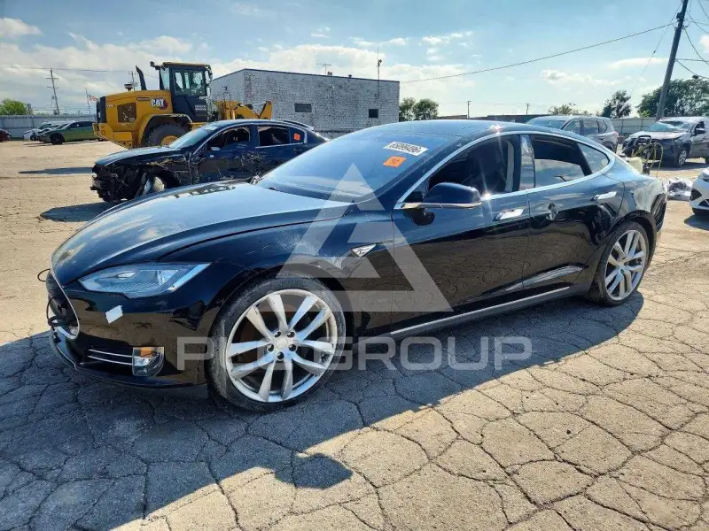 2014 Tesla Model S photo