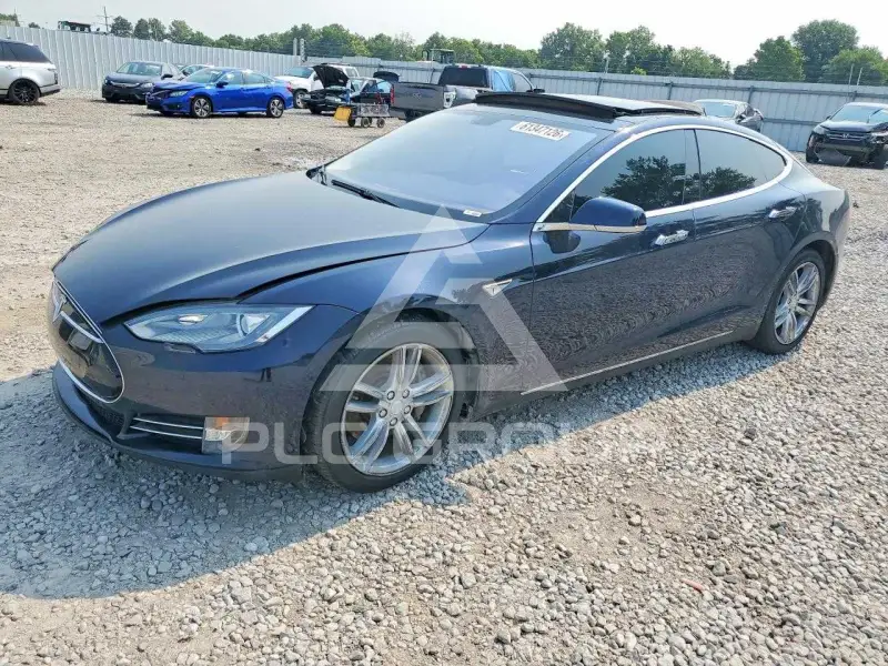 2014 Tesla Model S фото