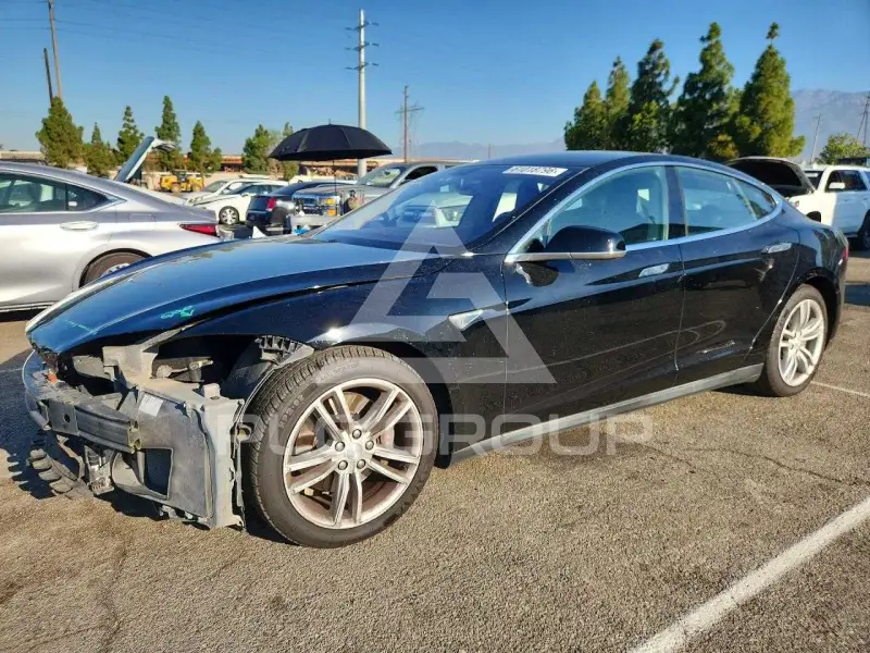 2014 Tesla Model S фото