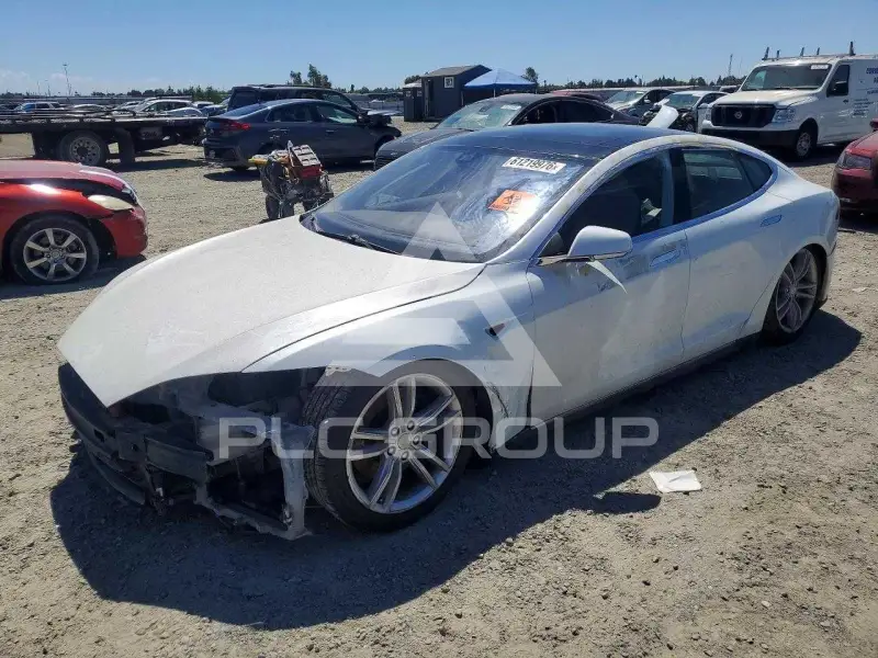 2014 Tesla Model S фото