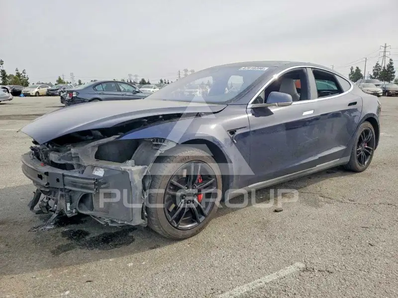 2014 Tesla Model S фото