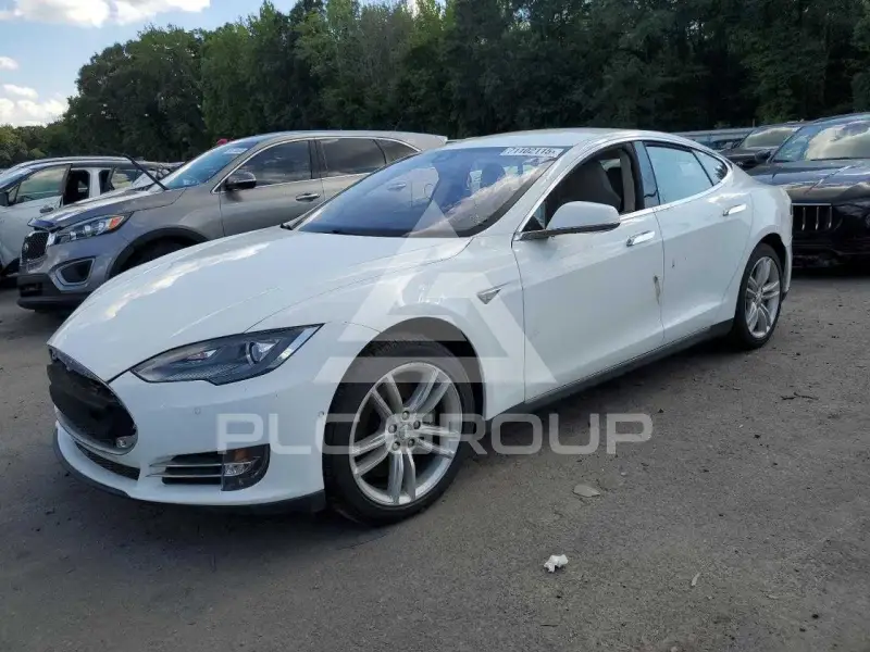2014 Tesla Model S фото