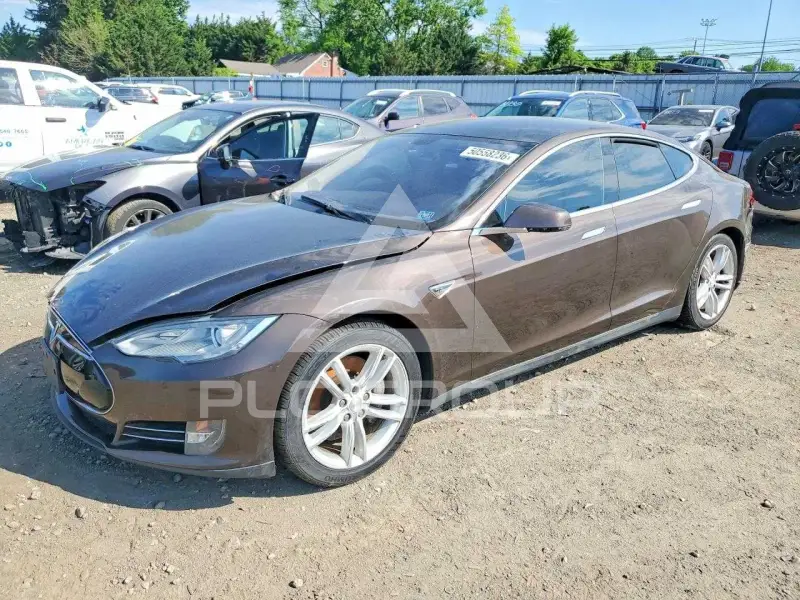 2014 Tesla Model S фото