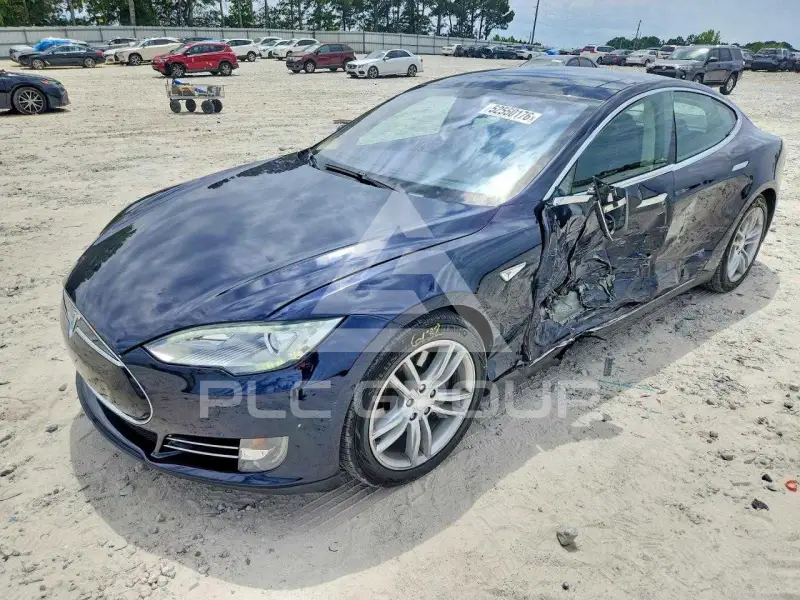 2014 Tesla Model S фото