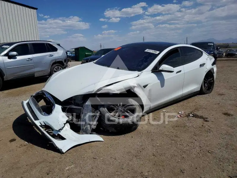 2014 Tesla Model S фото