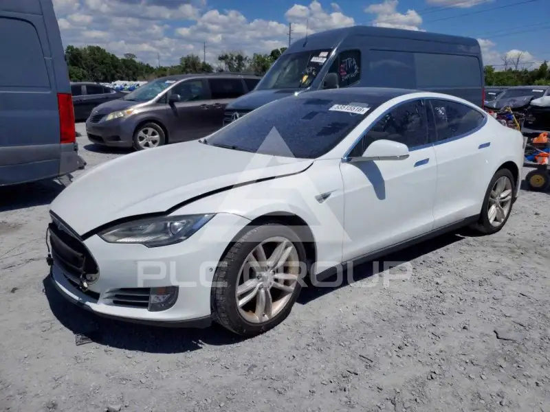 2014 Tesla Model S photo