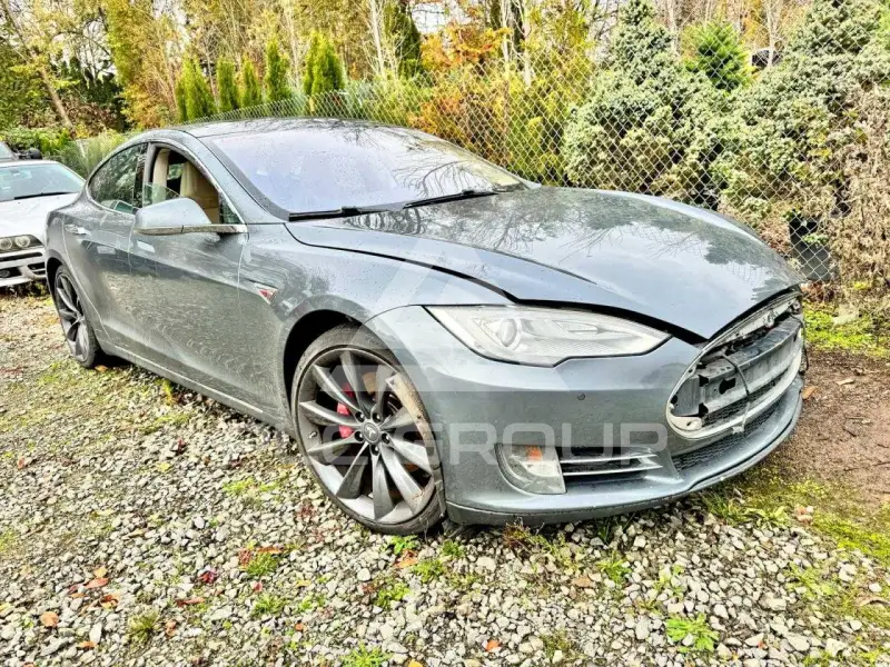 2014 Tesla Model S фото