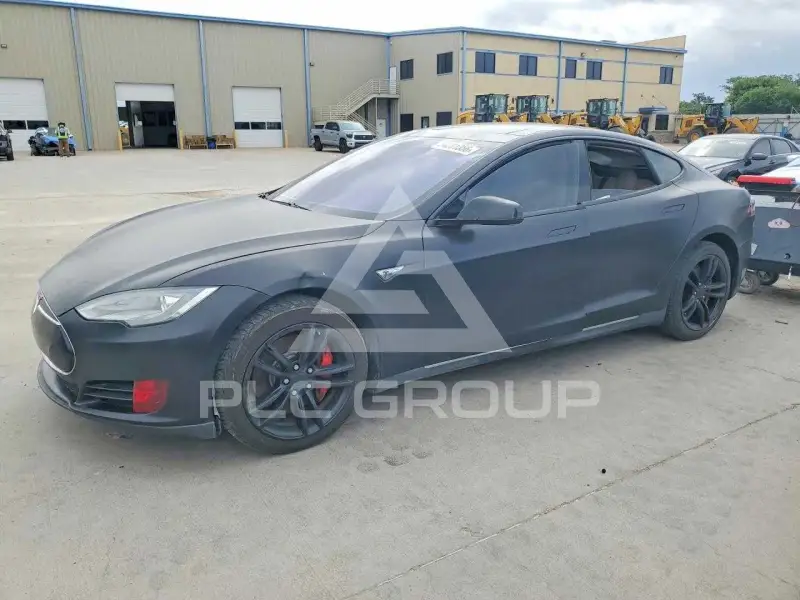 2014 Tesla Model S фото