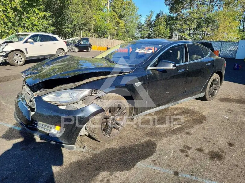 2014 Tesla Model S фото